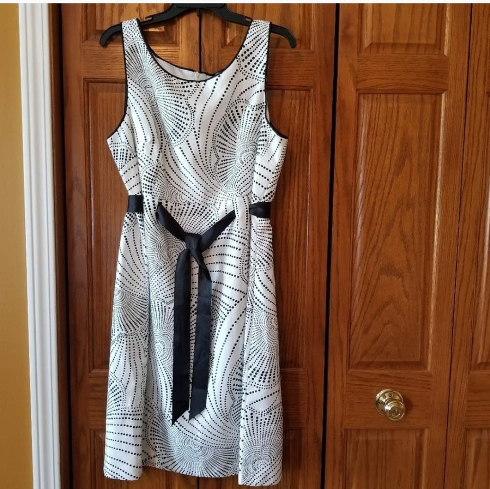 Dress Barn Black & White sleeveless dress